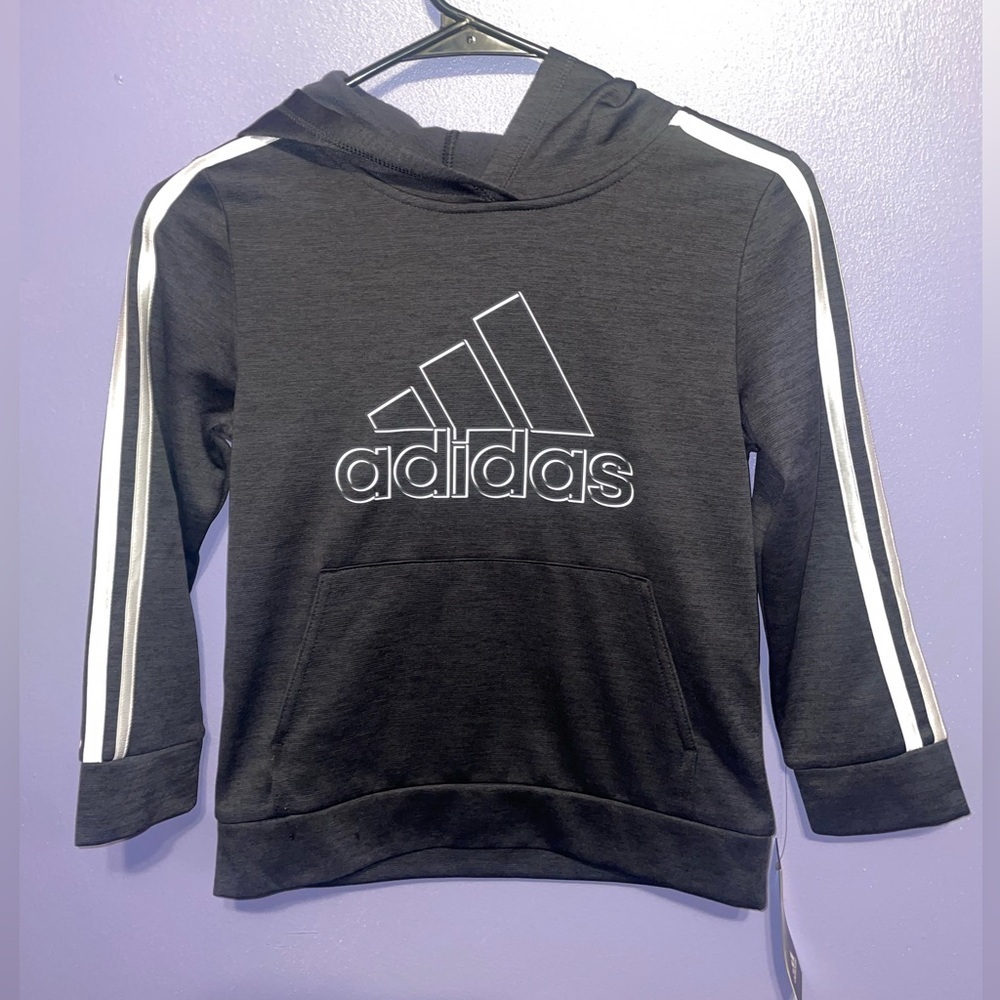 NEW WITH TAGS Boy Adidas Hoodie Sweatshirt Size 7.​​